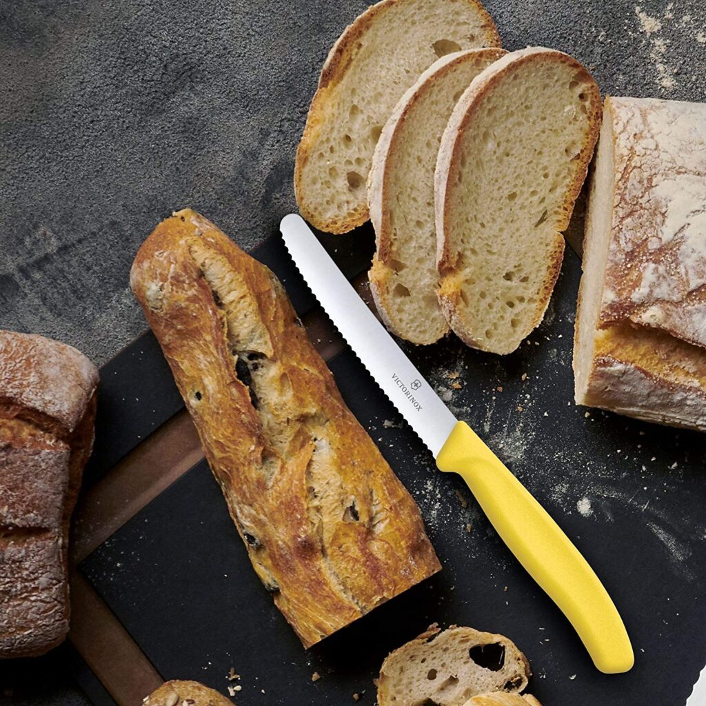 Victorinox Swiss Classic Tomato Knife 11 cm Serrated Blade