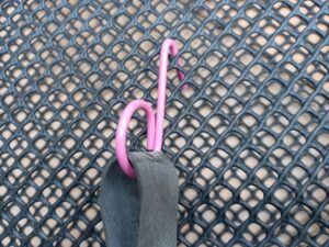 These Pink 3.5MM Marine Hooks are manufactured in France and are suitable for the larger mesh 9MM+ oyster bags.